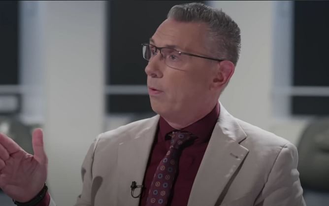 "It sucks" - 40-year-old former champion isn't happy about being called to SmackDown for Michael Cole interview