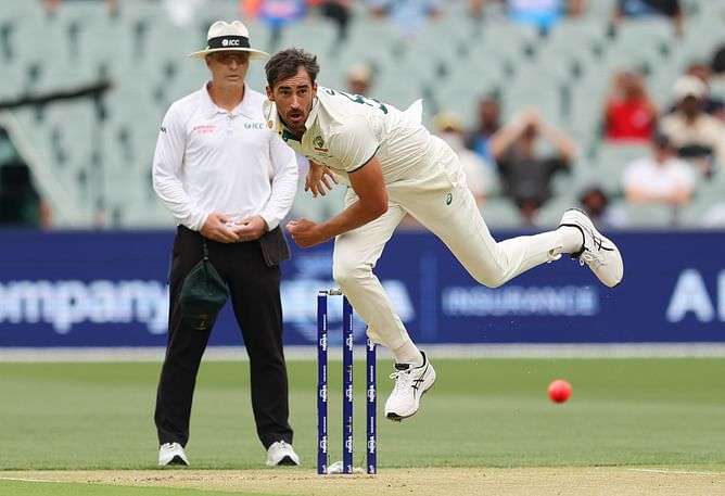 "They think easy runs down the leg side" - Sanjay Manjrekar analyzes Mitchell Starc's uncanny ability to claim first-ball wickets