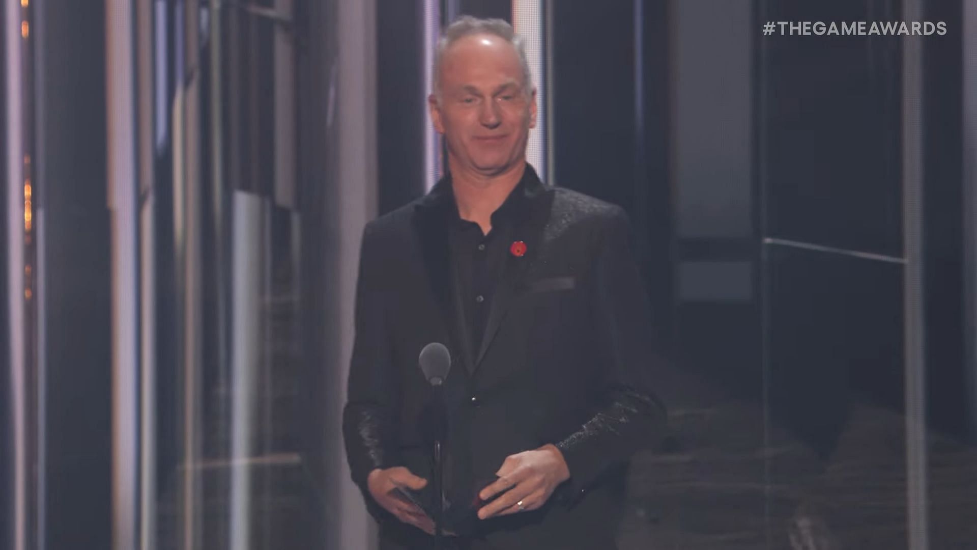 Baldur&#039;s Gate 3 Director took to the stage to announce the GOTY Winner (Image via The Game Awards)