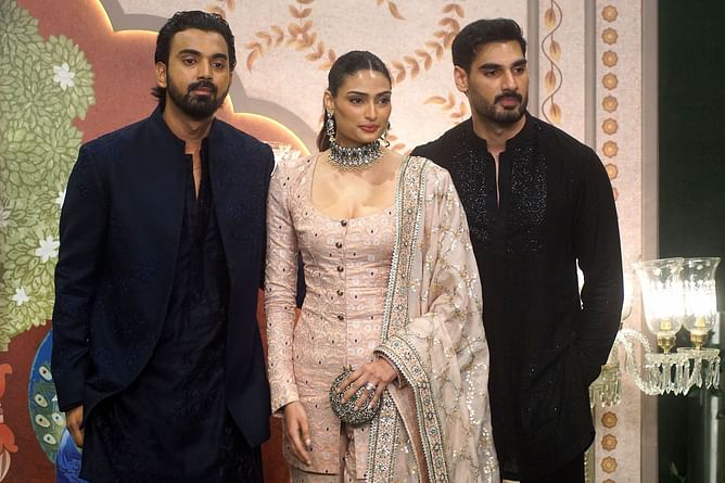 "Out n about" - KL Rahul spends quality time with wife Athiya Shetty ahead of 4th BGT 2024-25 Test