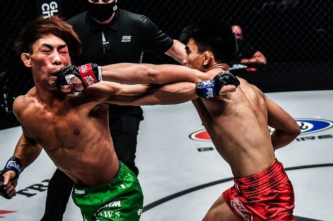 WATCH: Joshua Pacio’s perfect knee strike knockout of Yosuke Saruta in world title showdown in Manila