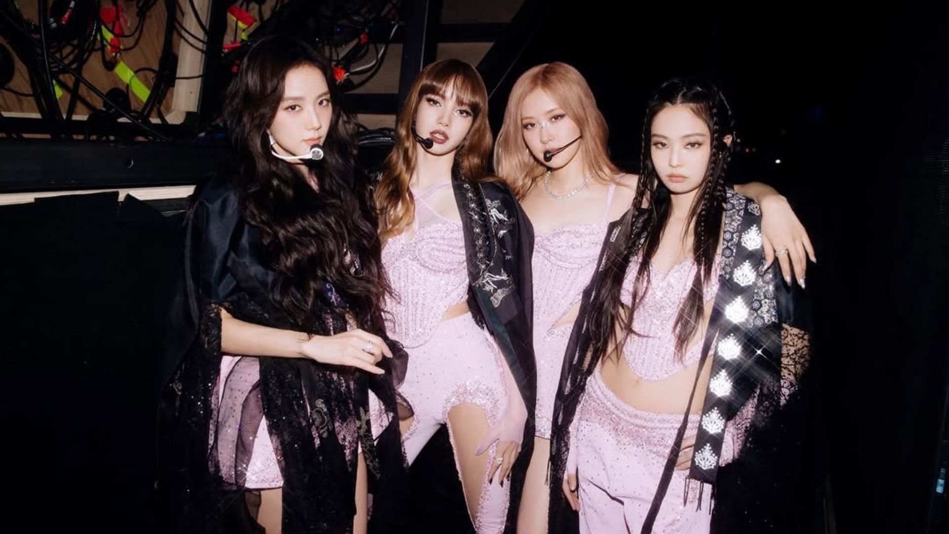 BLACKPINK members show support towards Rose