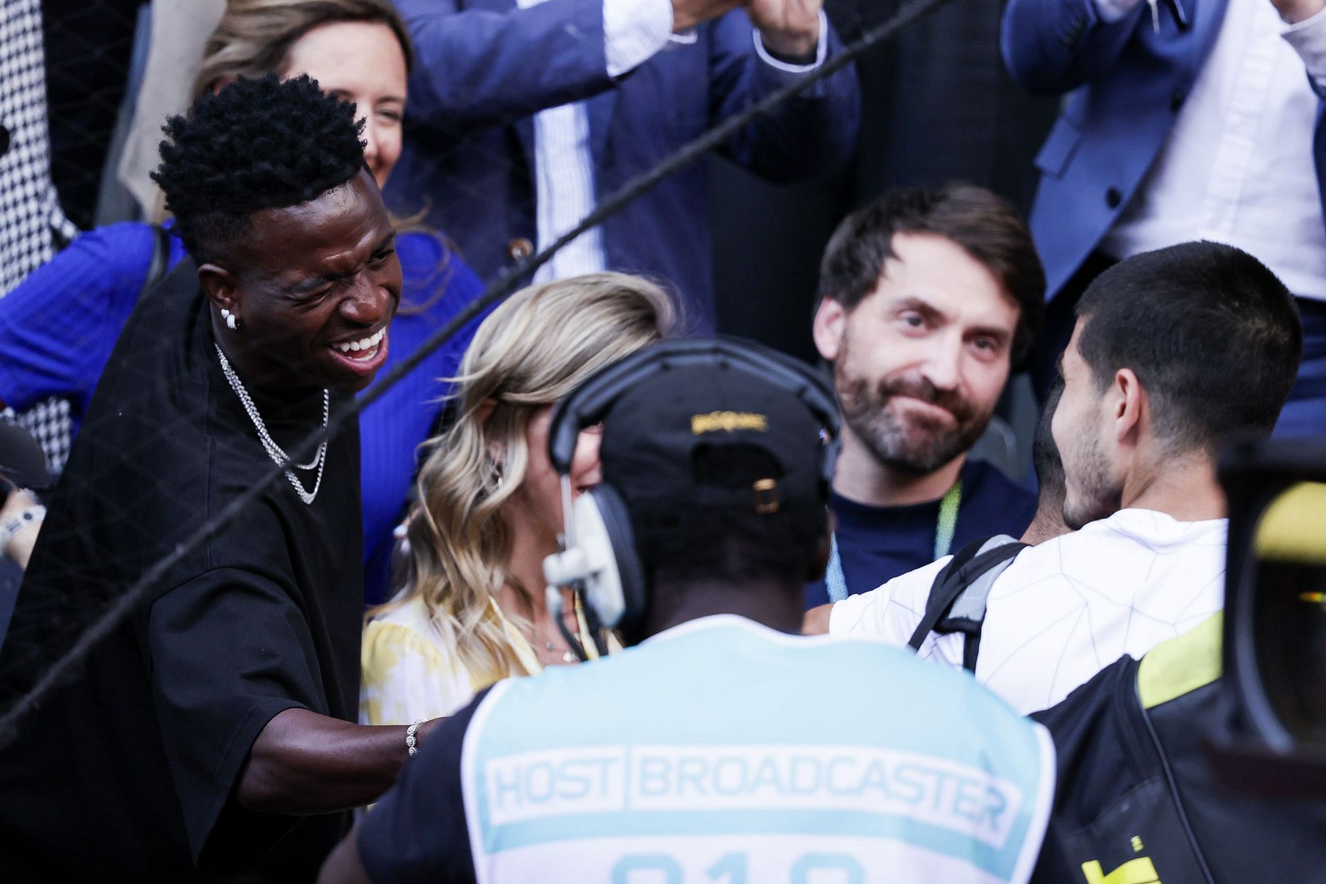 Carlos Alcaraz meeting with Vinicius Junior at the Madrid Open - Source: Getty