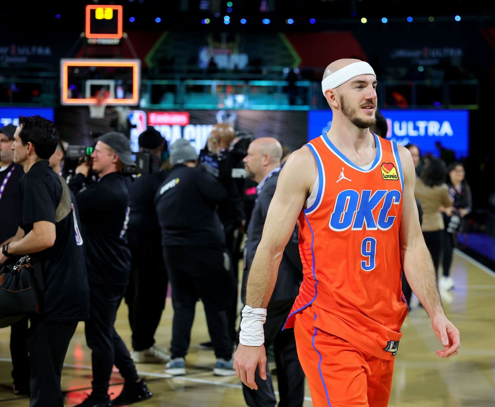 Alex Caruso's Nationality - Alex Caruso's Birthplace, Hometown and more - Alex Caruso Height – How Tall Is The Fan-Favorite Guard?