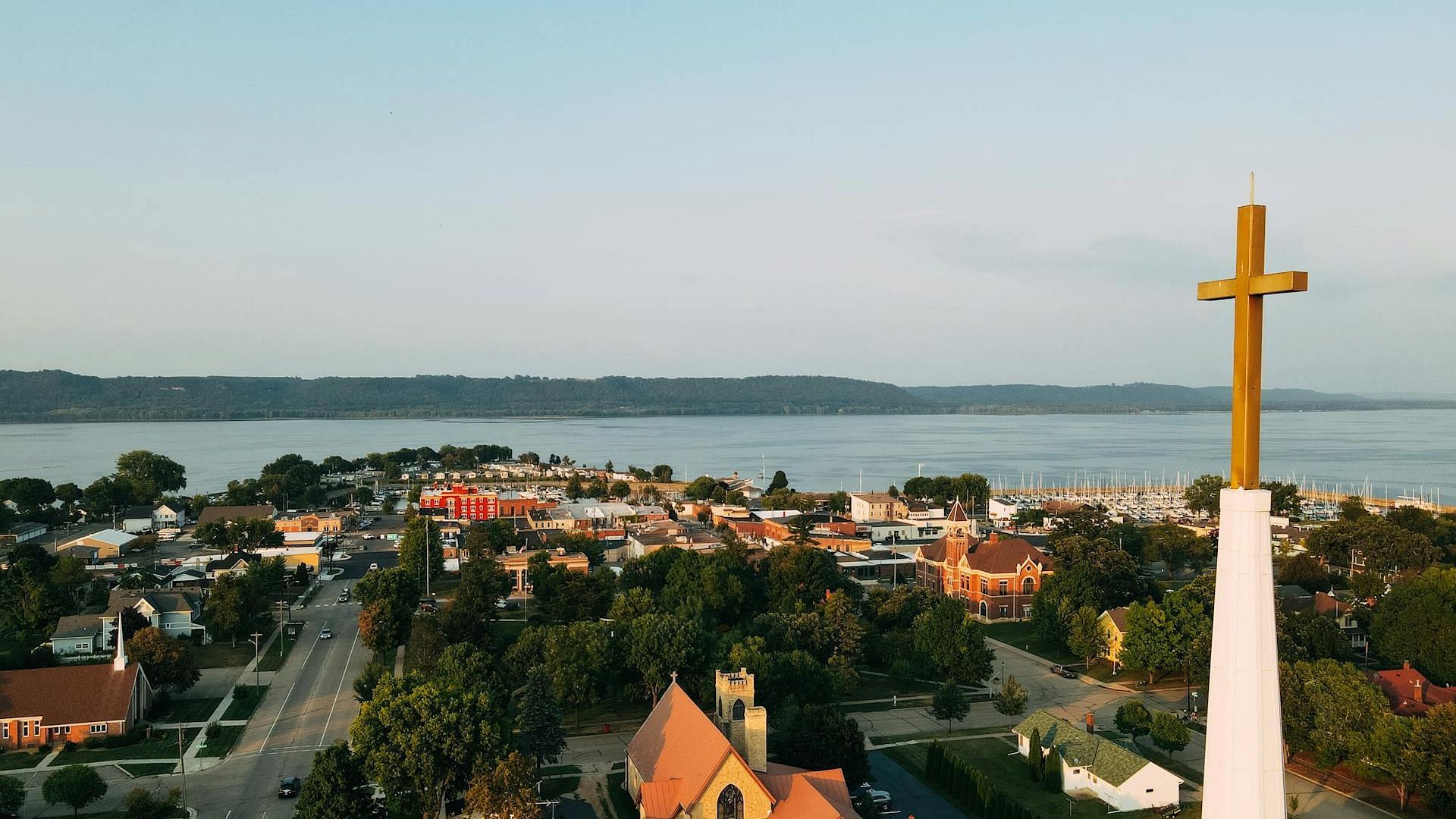 John and Ariel&#039;s marriage scenes in Grumpy Old Men were filmed in Chisago Lake Evangelical Lutheran Church, Center City, Minnesota (Image via Pexels)