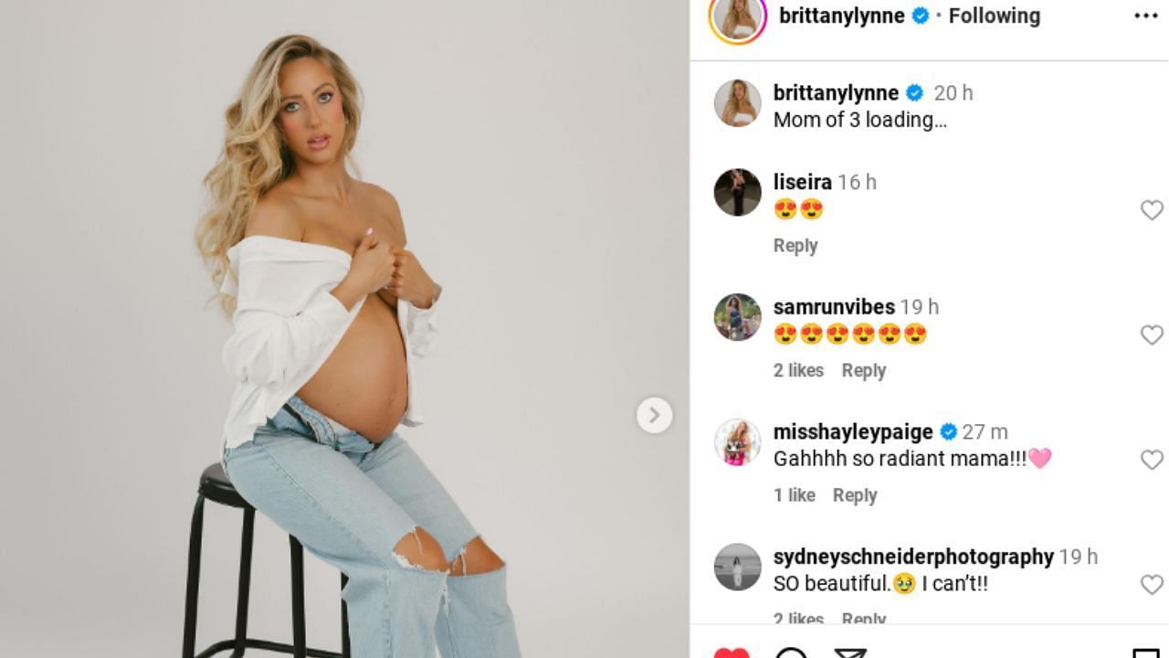 Patrick Mahomes&#039;s wife posted a new photoshoot photo that showcased her 5-month baby bump. (Credits: IG/ @BrittanyLynne)