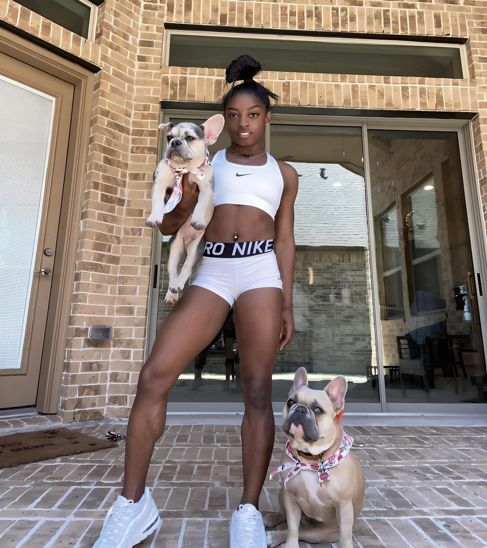 Simone Biles with her dogs Lilo and Rambo/ Source: Instagram/ @thebilesfrenchies