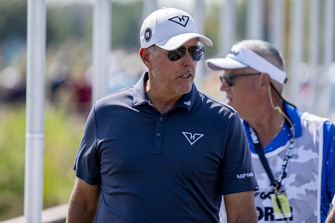 495k Youtuber teases new content with Phil Mickelson