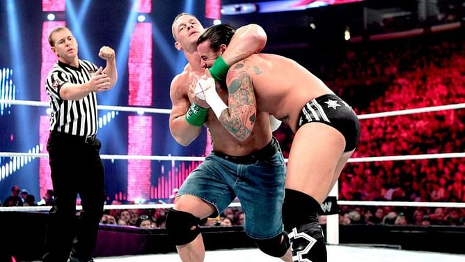 WWE के 3 बड़े सुपरस्टार्स जिन पर आप यकीन नहीं करेंगे कि उनके बच्चे नहीं हैं