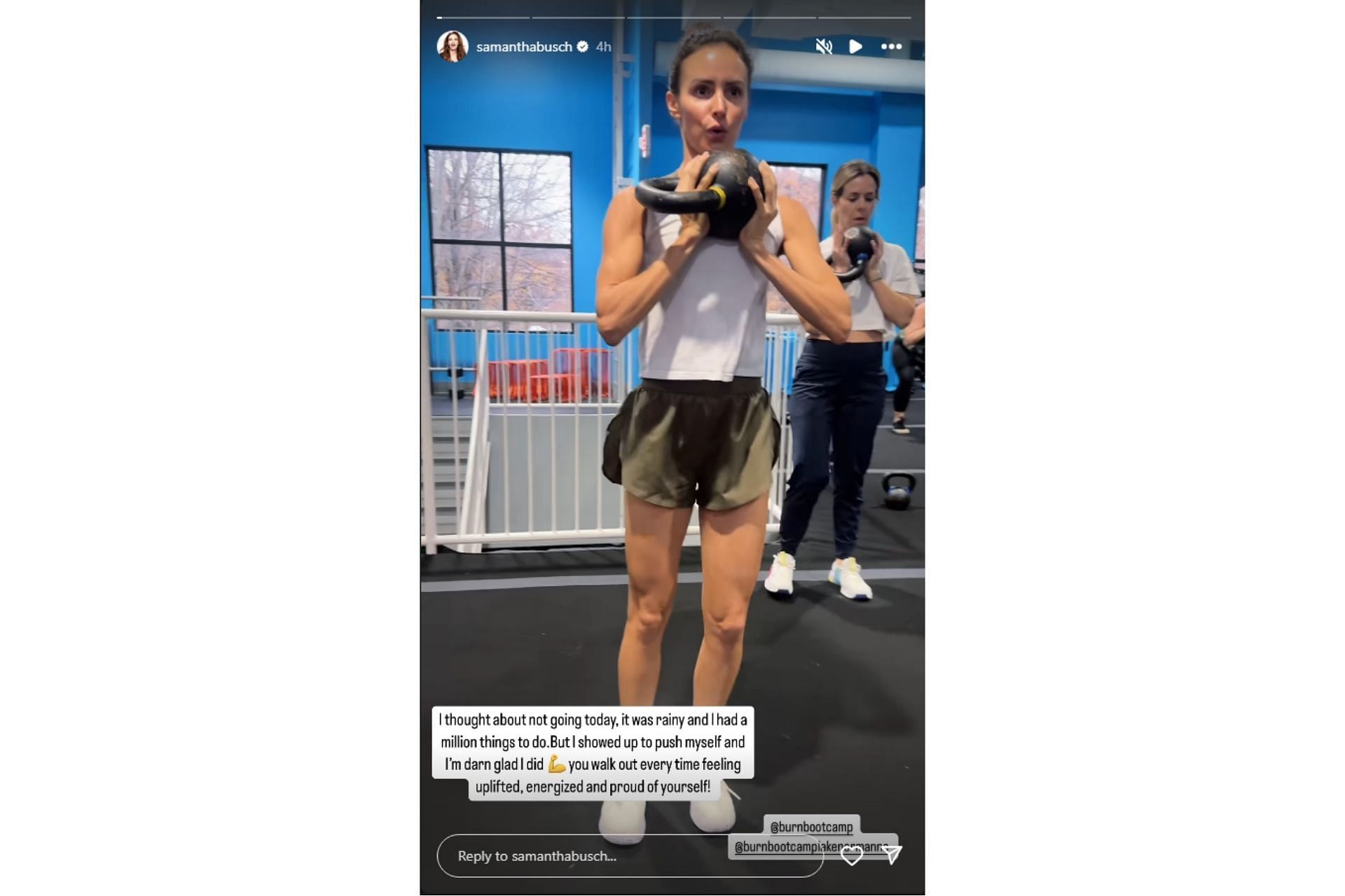 Samantha Busch hits the gym despite a busy schedule (@samanthabusch on Instagram)