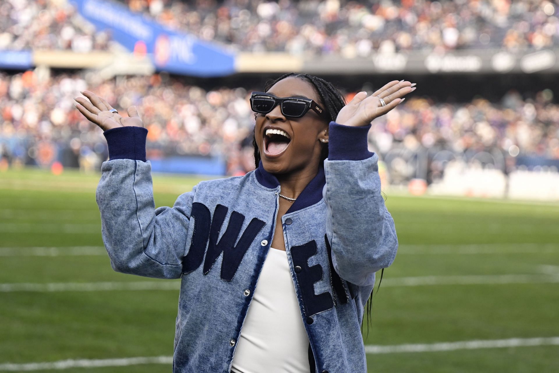 Simone Biles at the Minnesota Vikings v Chicago Bears game (Image Source: Getty)