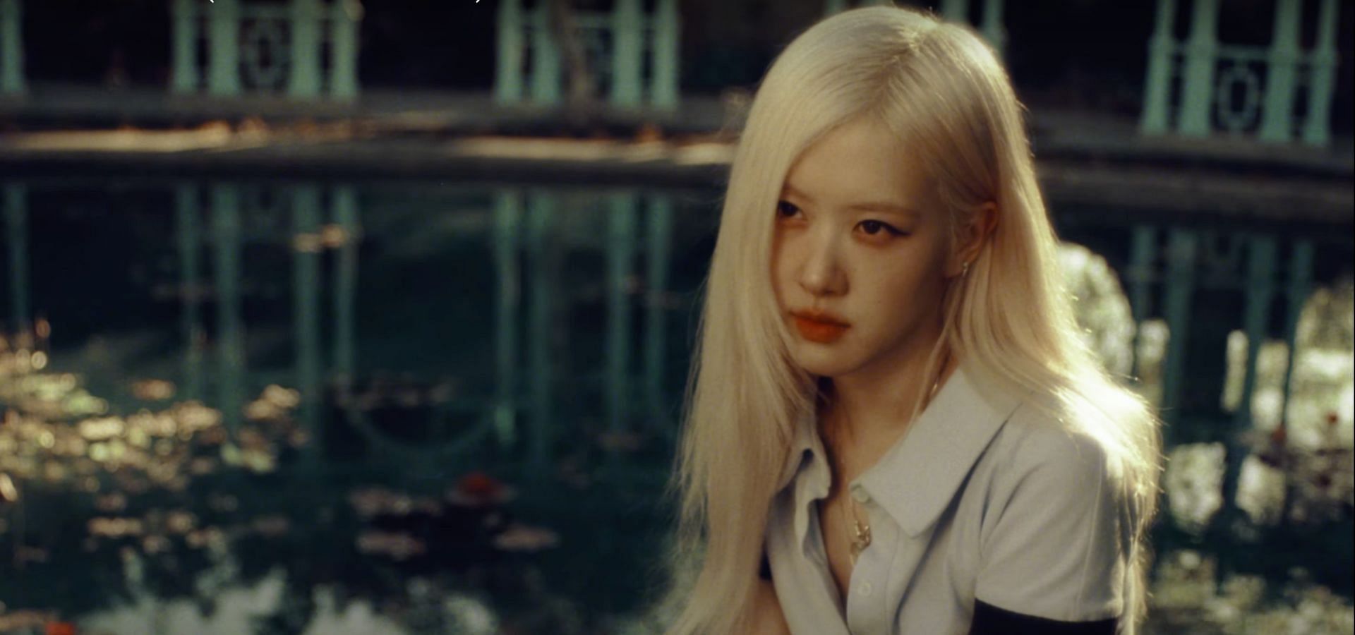 BLACKPINK&rsquo;s Ros&eacute;&rsquo;s &lsquo;toxic till the end&rsquo; MV&rsquo;s twisted romance plotline. (Image via YouTube/ROS&Eacute;)