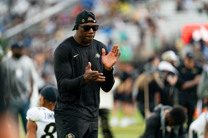 Ex-Eagles WR Terrell Owens calls out Donovan McNabb over hypocrisy on A.J. Brown-Jalen Hurts beef