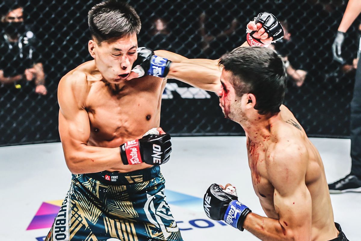 Danial Williams fighting Zelang Zhaxi | Image credit: ONE Championship