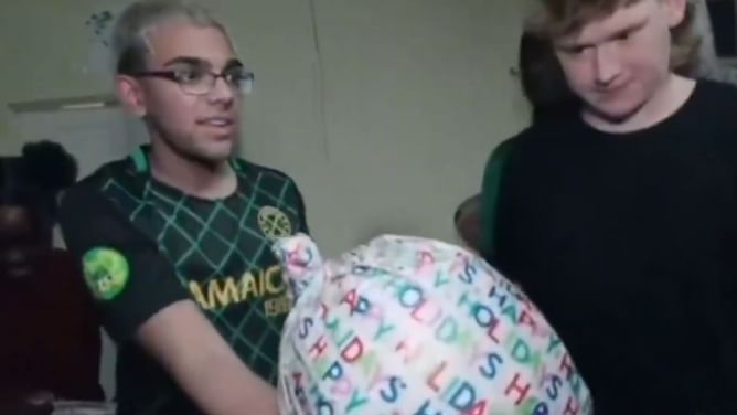 Kick streamer N3on gives gifts to children in an orphanage in Jamaica