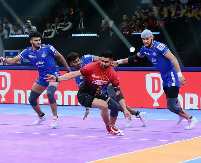 Pro Kabaddi League में हुआ बहुत बड़ा कारनामा, परदीप नरवाल का शर्मनाक प्रदर्शन; फिर मिली हार