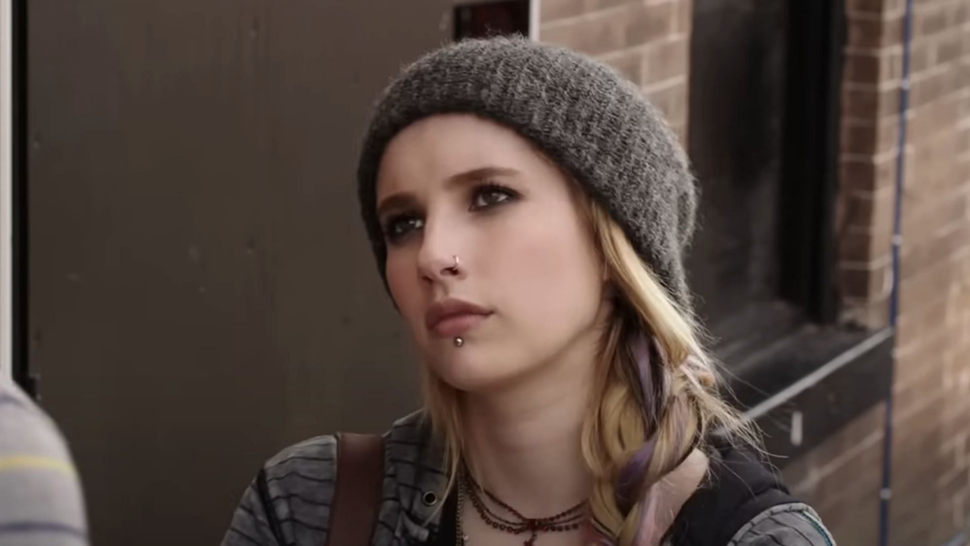 Emma Roberts as Casey Mathis (Image via Youtube / Warner Bros. Pictures)