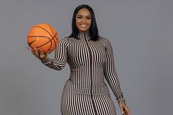 WATCH: Texas coach Sydney Carter turns head in chic animal printed ensemble for Longhorns game