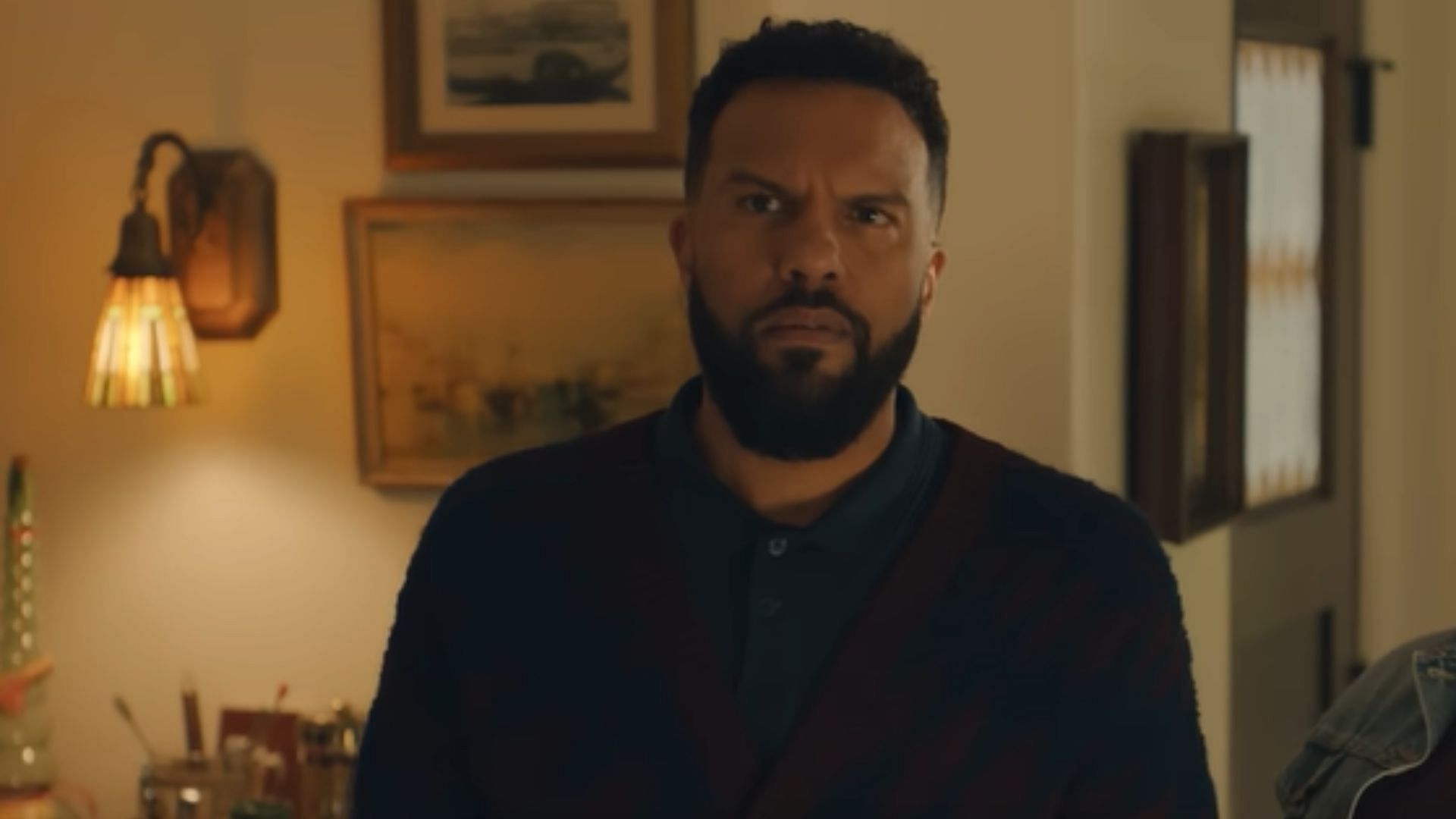 O-T Fagbenle as Dennis (Image via YouTube/@Netflix)