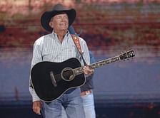 "This is becoming as big as the moonwalk": Netizens react as George Strait does the Trump dance on stage