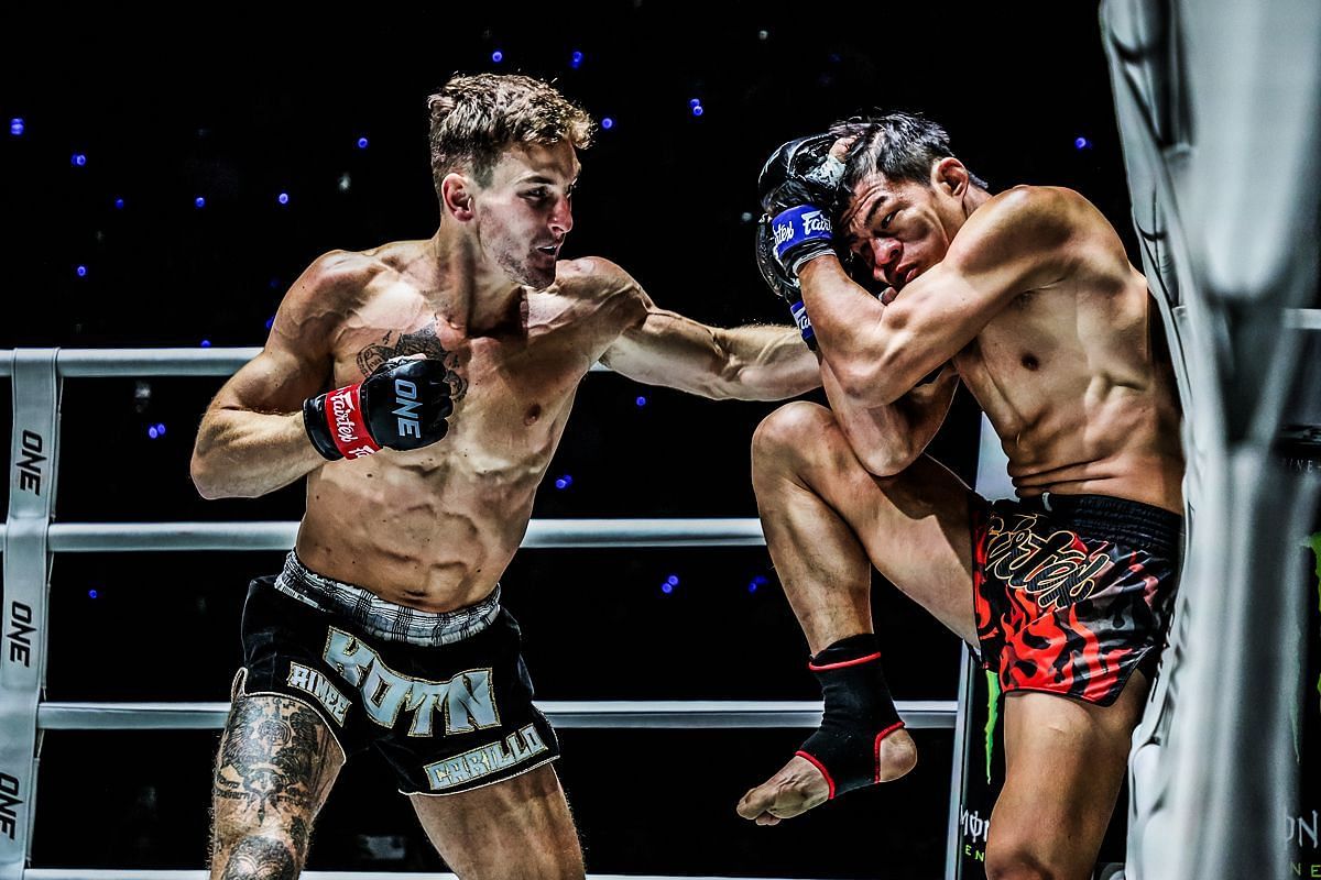 Nico Carrillo fighting Saemapetch Fairtex | Image credit: ONE Championship