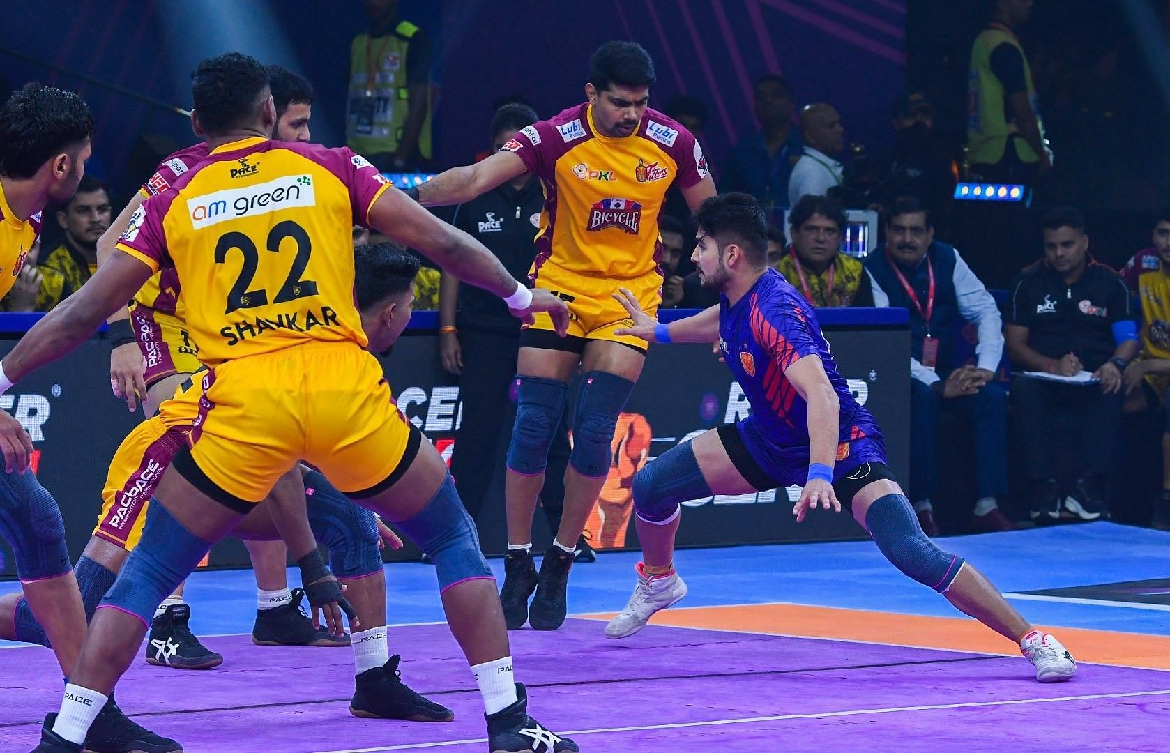 नवीन कुमार के घर आई खुशखबरी (Photo Credit - @DabangDelhiKC)