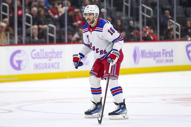 Watch: Vincent Trocheck & Nicolas Aube-Kubel chucking knuckles excites Bills lineman Dion Dawkins