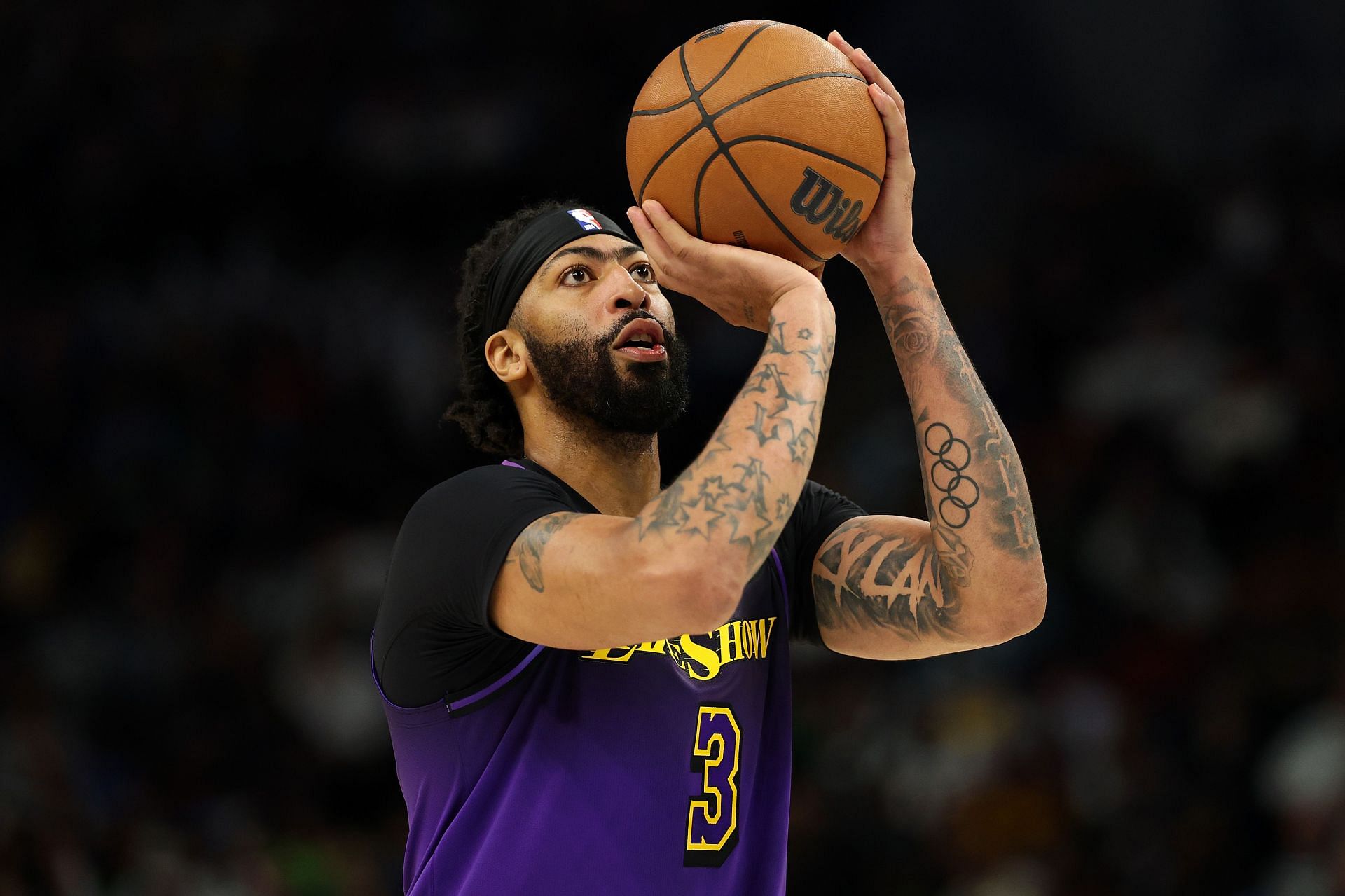 Is Anthony Davis playing tonight vs Hawks? Latest on Lakers superstar's