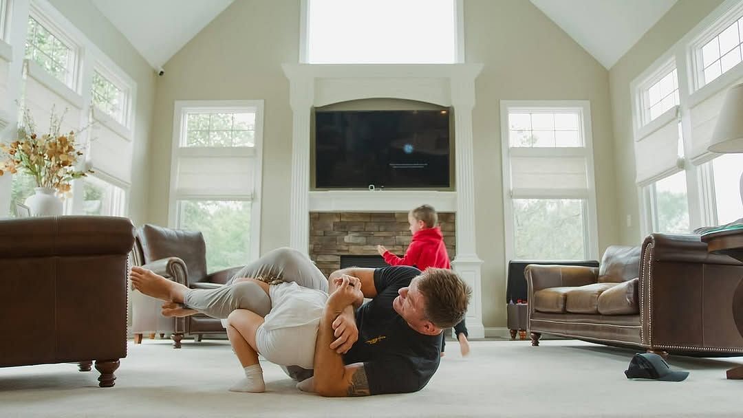 Stipe Miocic with his daughter. [Image courtesy: @stipemiocic on Instagram]