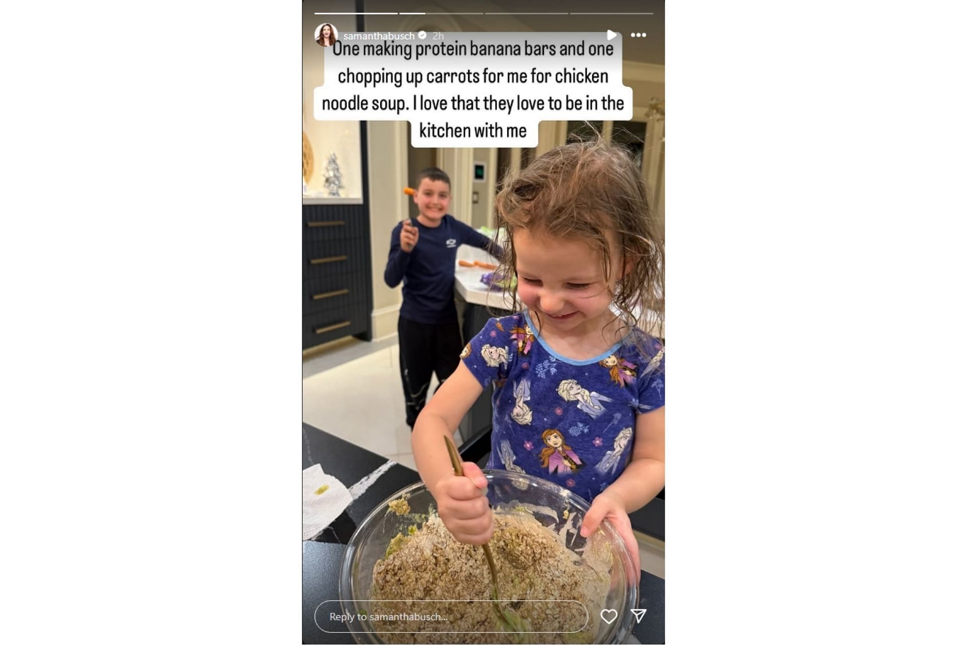 Brexton and Lennix helping their mother in the kitchen (@samanthabusch on Instagram)