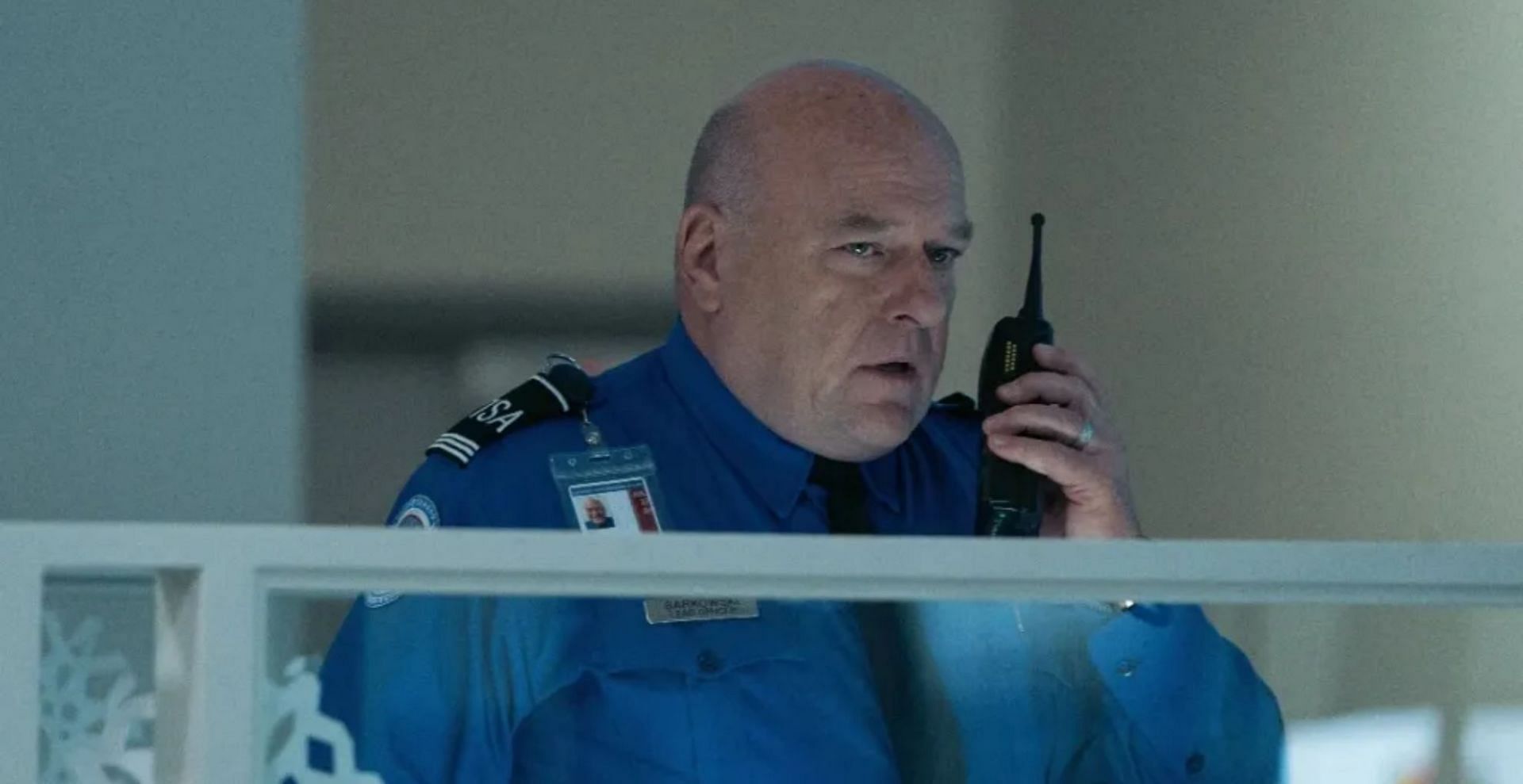 Dean Norris as Phil Sarkowski (Image via Netflix)