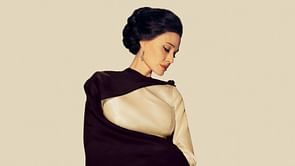 Does Angelina Jolie sing in Maria?