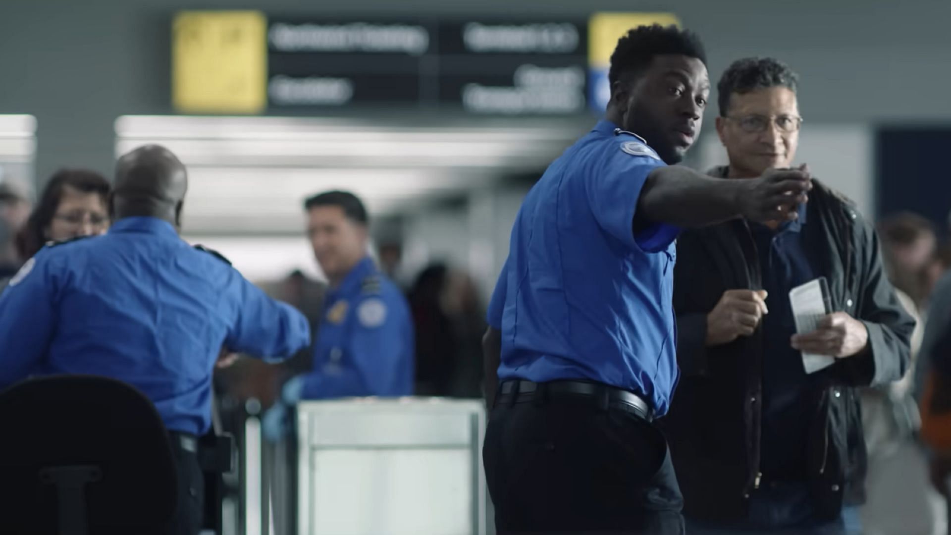 A still of Sinqua Walls as Jason Noble in Carry-On (Image via YouTube/ Netflix)