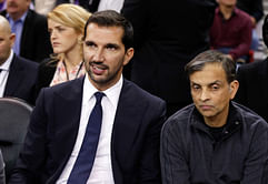 Yesteryear All-Star Peja Stojakovic's son Andrej Stojakovic drops 30-ball in misspelled jersey with ex Kings star on sidelines