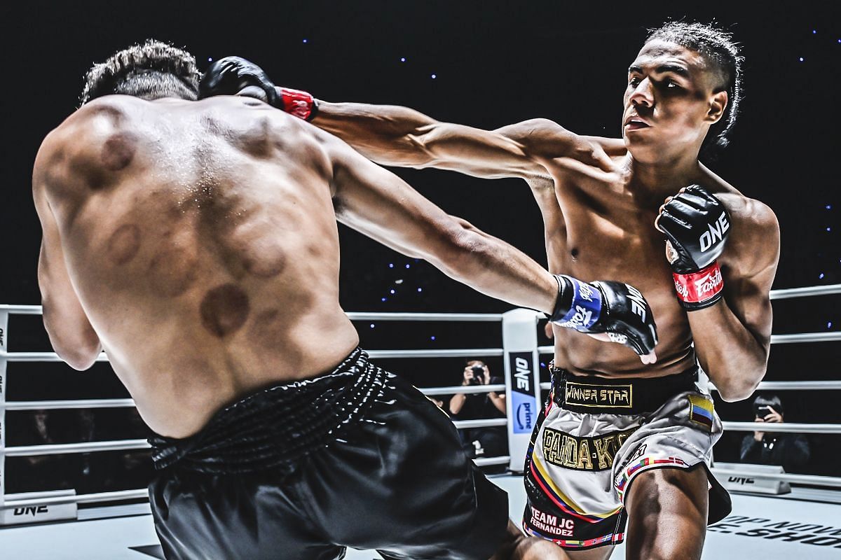 Johan Estupinan fighting inside the ring | Image credit: ONE Championship