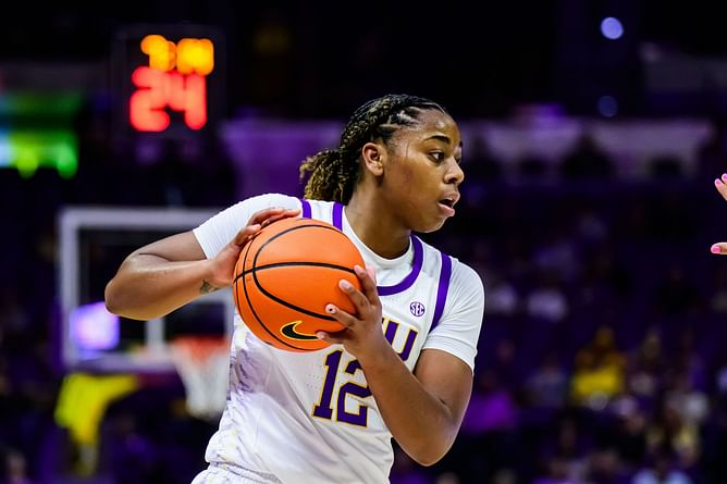 "There was no frustration, that's just Mikaylah [Williams]": Kim Mulkey clarifies after LSU star's exit on special night gets misinterpreted