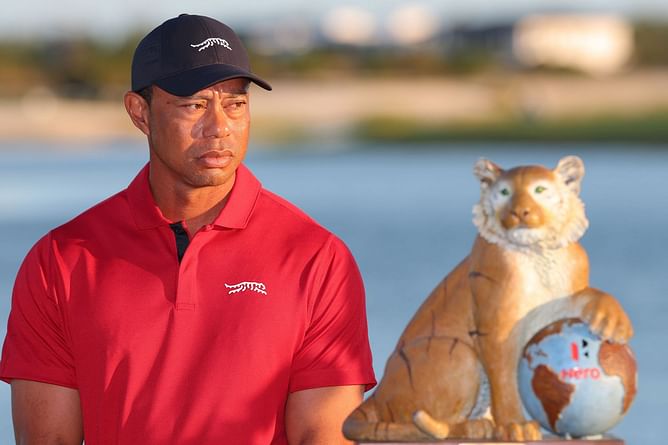 The two reasons for Tiger Woods to use a heavily rusty wedge
