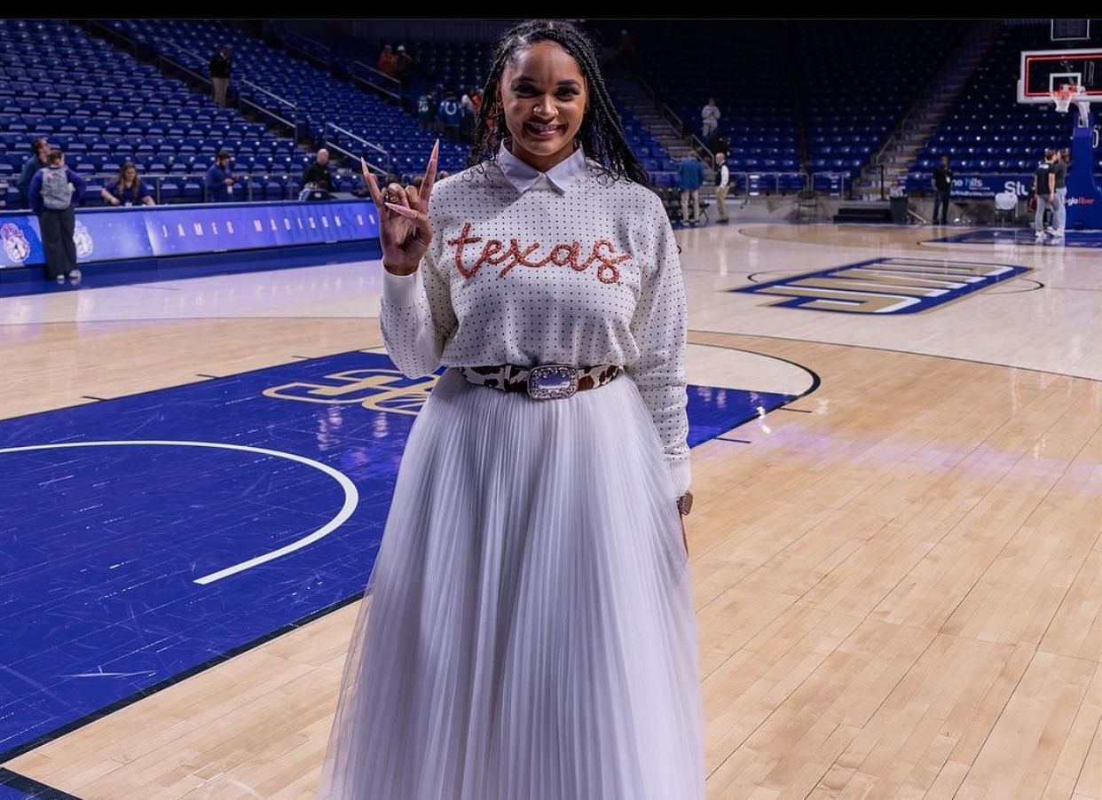 Coach Sydney Carter is a fashion icon on college women&rsquo;s basketball. IG image via @coachsydcarter