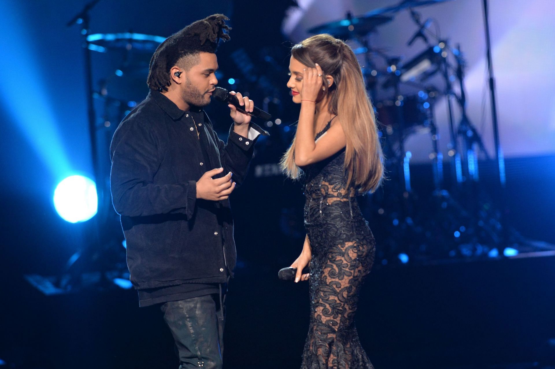 Ariana Grande and The Weeknd at 2014 American Music Awards - Show (Image via Getty)