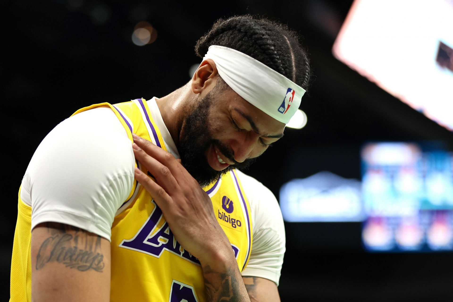 Anthony Davis gives update on injured shoulder. (Photo: GETTY)