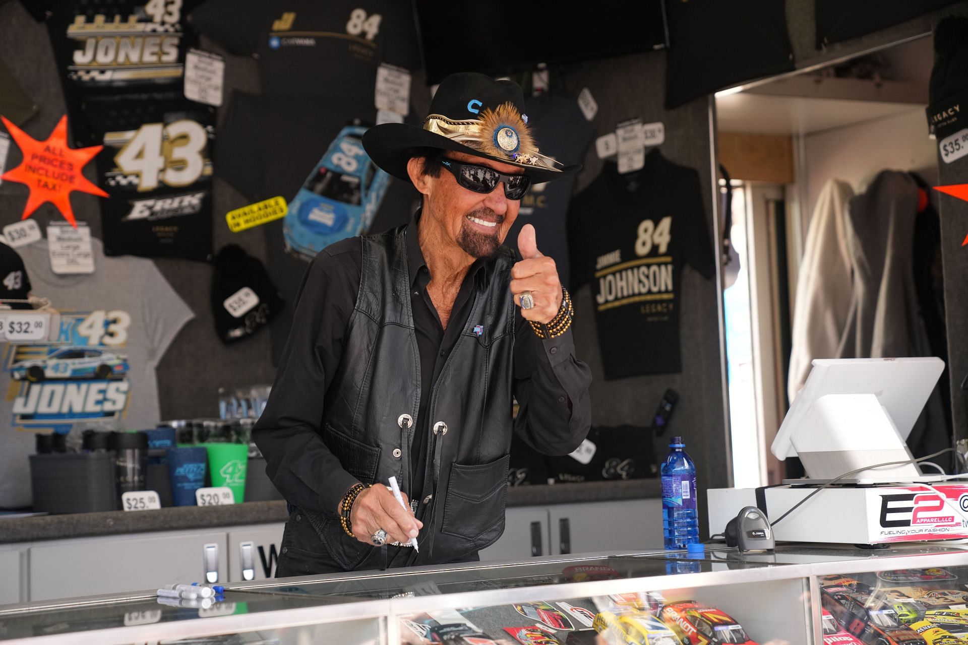 NASCAR legend Richard Petty gives fans the thumbs up. Credit: Getty