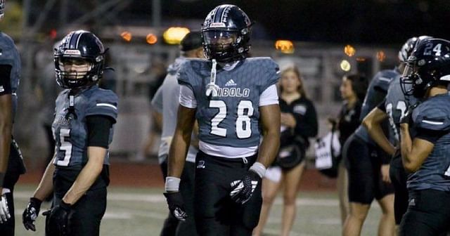 Steele High School running back Jonathan Hatton Jr. #28 during a game. Image via @Jhattonjr28 on X 