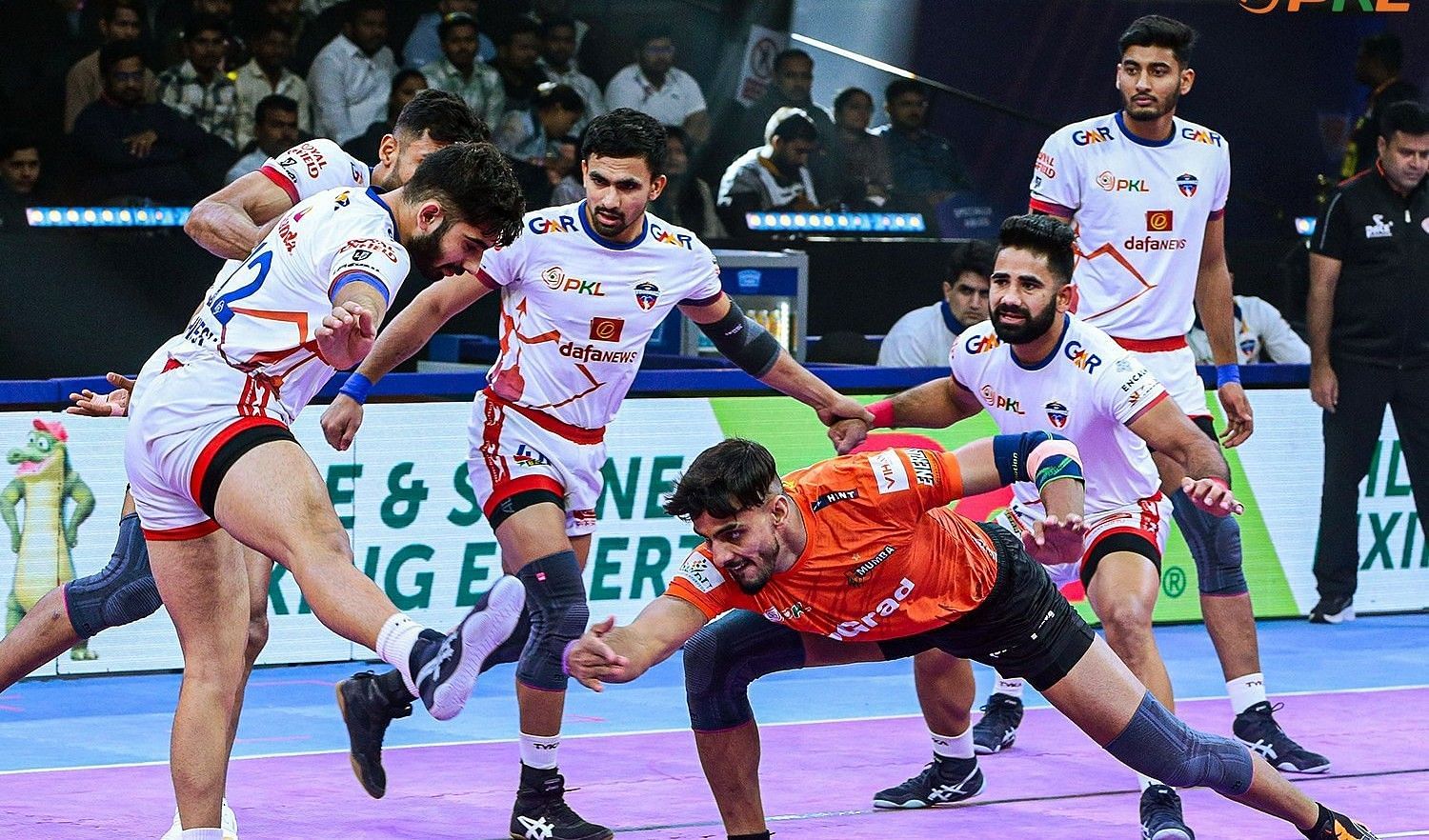 यूपी योद्धा vs यू मुम्बा (Photo Credit - @ProKabaddi)