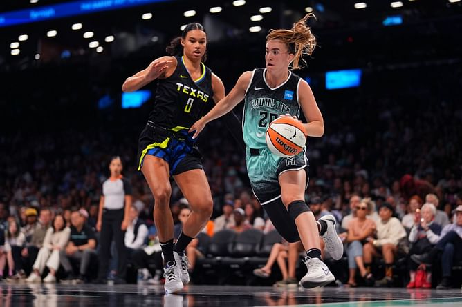 Sabrina Ionescu drops two-word reaction to Unrivaled teammate Satou Sabally's $1,543 sweater look