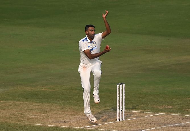 “I want to bowl like Sunil Narine” - Dinesh Karthik shares interesting story about R Ashwin after BGT 2024-25 3rd Test