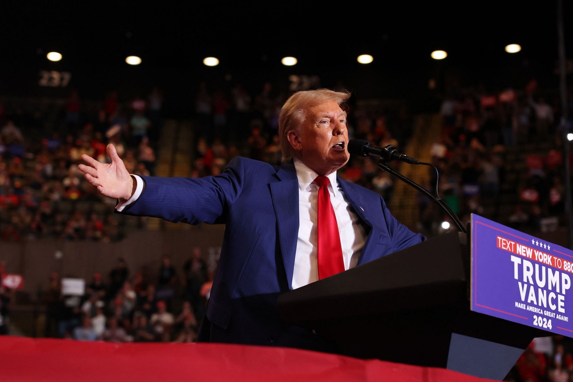 Presidential Candidate Donald Trump Holds Campaign Rally On Long Island - Source: Getty