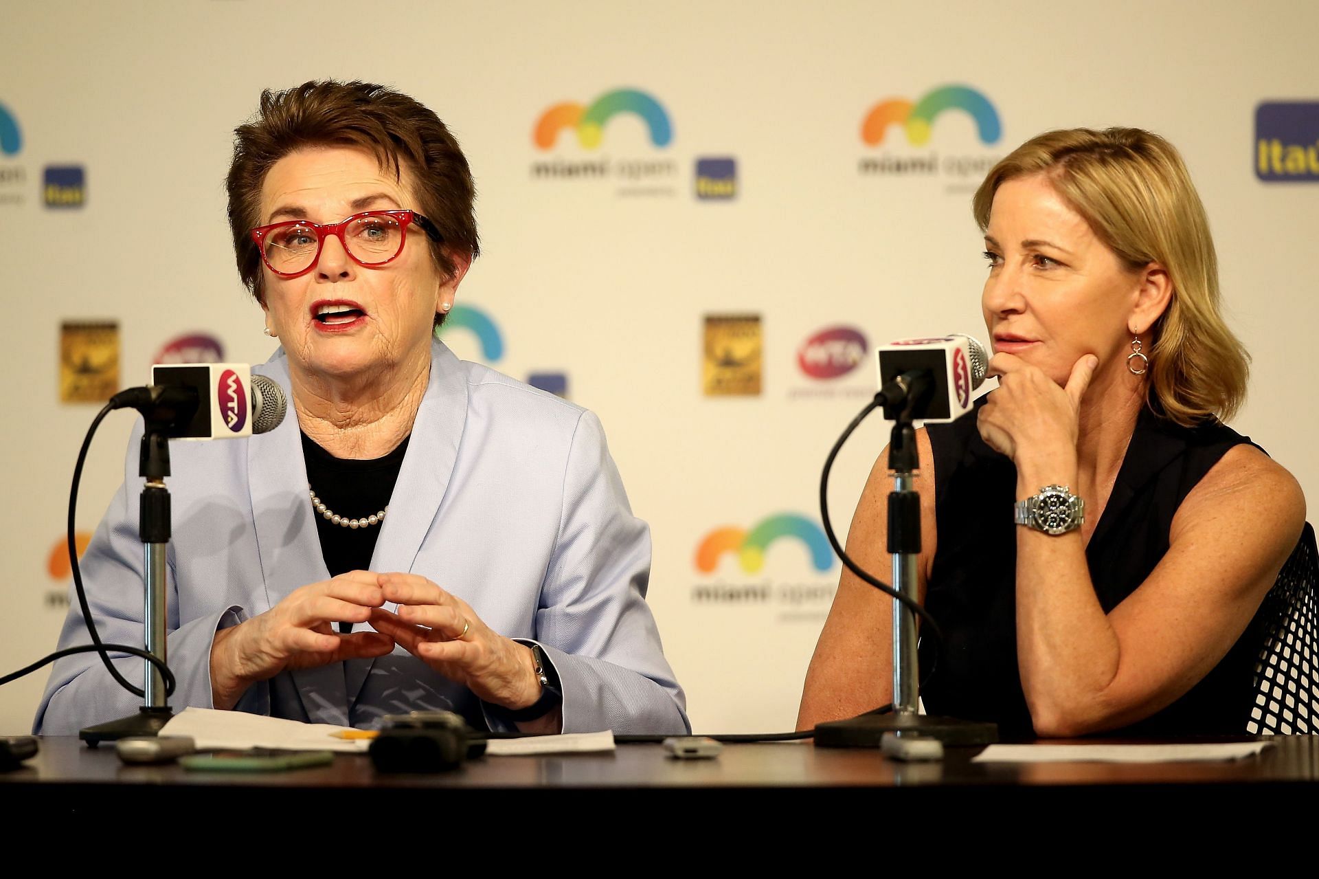 Billie Jean King (L) and Chris Evert at the 2016 Miami Open (Source: Getty)