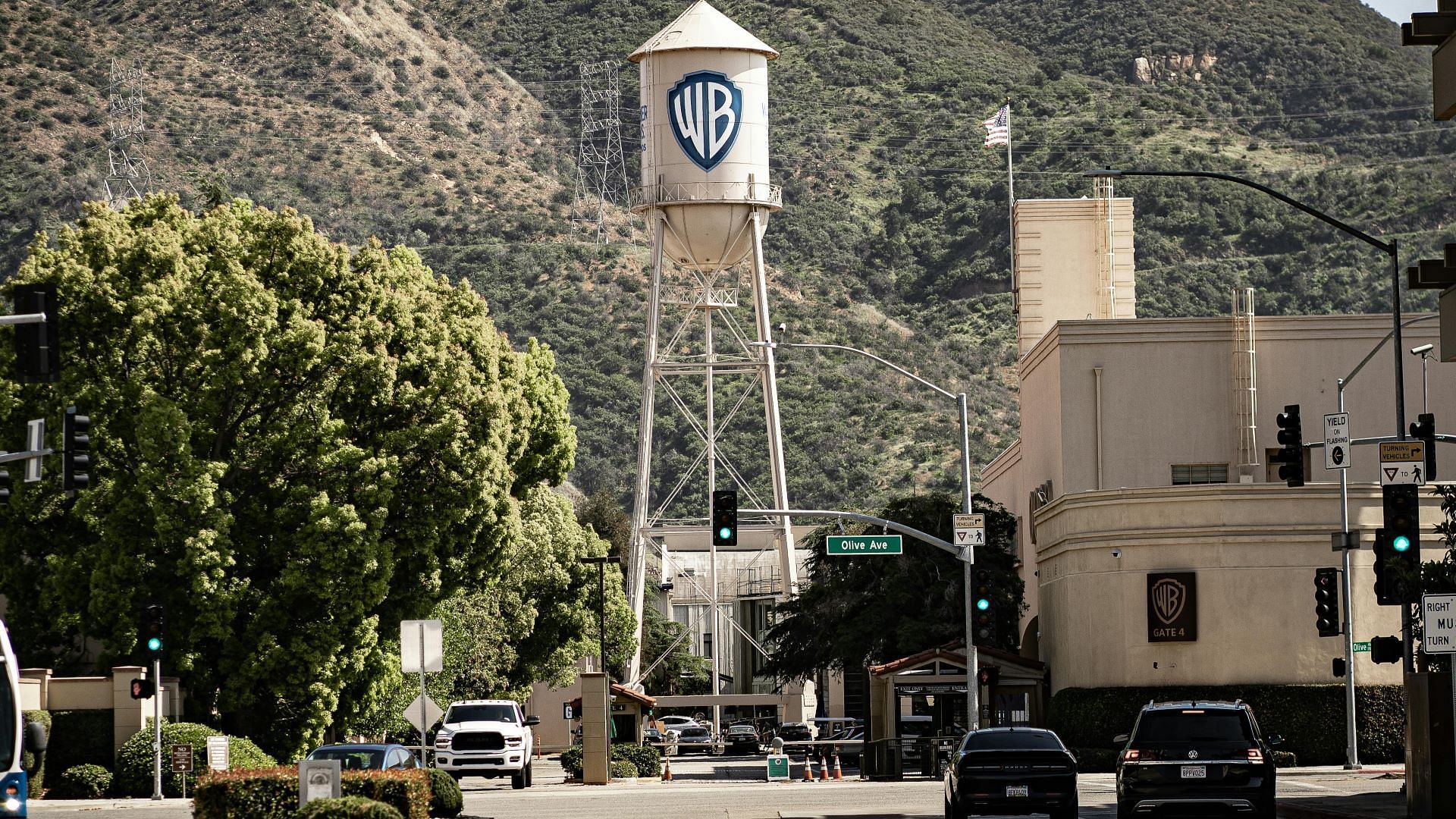 Warner Bros Studios, Burbank, California (Image via Pexels)