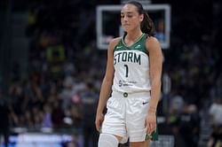 "Curl those 10s," "Okay muscles": Paige Bueckers, Kamorea Arnold, and UConn stars rally behind Nika Muhl’s inspiring gym mantra