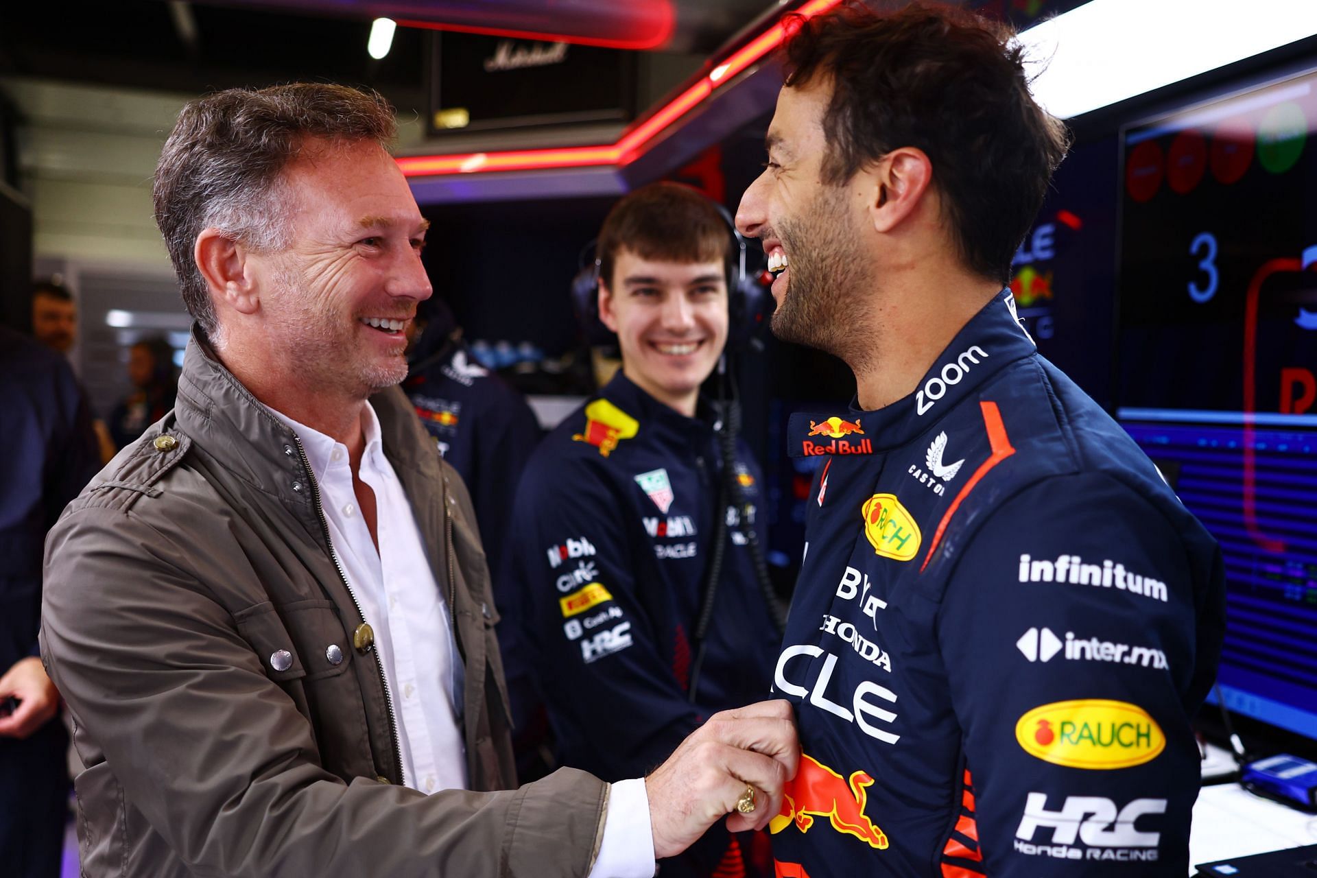 Christian Horner with Daniel Ricciardo (Image Source: Getty)